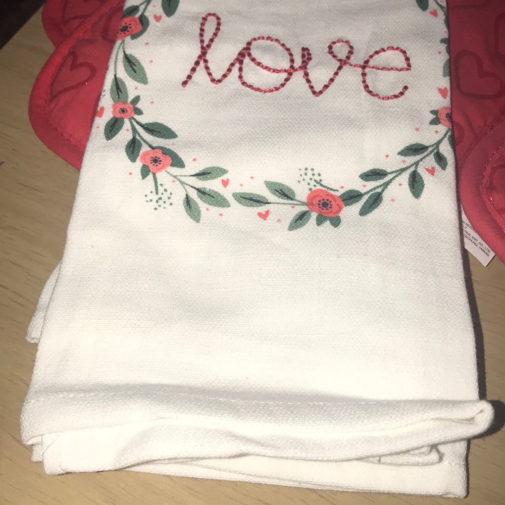 NWT Pot holder and dish towel set - Picture 5 of 9